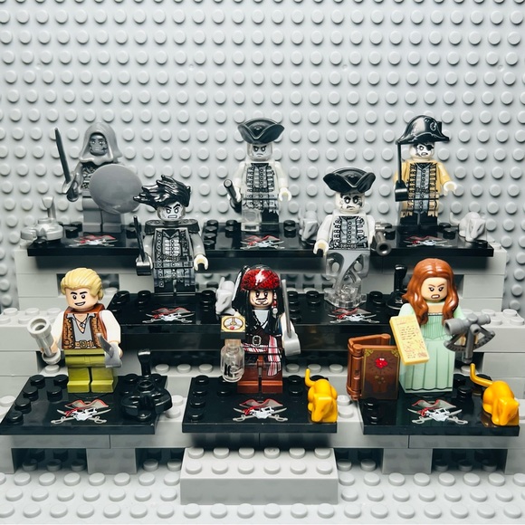 Other - Pirates of the Caribbean: Dead Men Tell No Tales Custom Minifigures Lot of 8